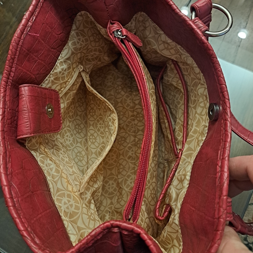 Nicole Purse - Picture 3 of 5